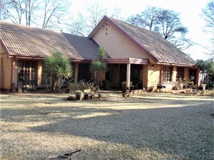 4 Bed House in Glen Lauriston