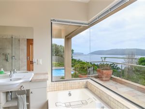 4 Bed House in Paradise