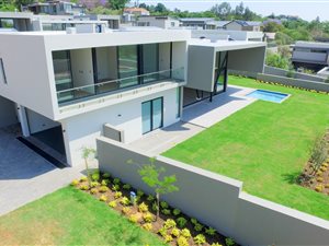 5 Bed House in Bryanston