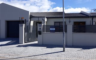 3 Bedroom House in Zeekoevlei