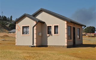2 Bedroom House in Mohlakeng