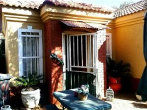 2 Bed Duet in Eloffsdal