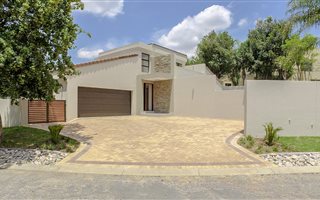 3 Bedroom House in Dainfern Golf Estate