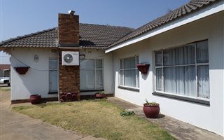 5 Bedroom House in Risiville