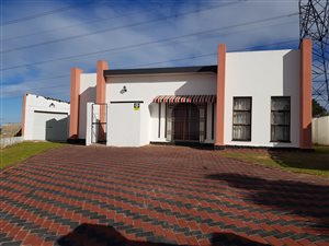 4 Bedroom House in Kwamagxaki