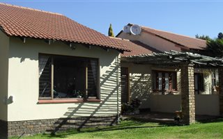 1 Bedroom Garden Cottage in President Park