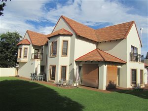 3 Bed House in Raslouw Manor