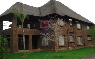 6 Bedroom House in Roodeplaat