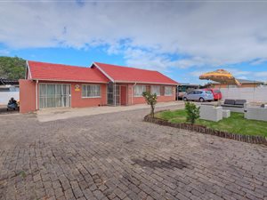 4 Bed House in Claremont
