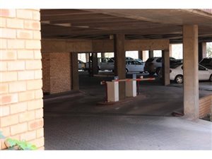 800 m² Commercial space in Val de Grace
