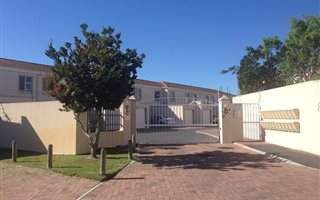 3 Bedroom Townhouse in Parklands