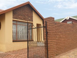 3 Bed House in Alexandra