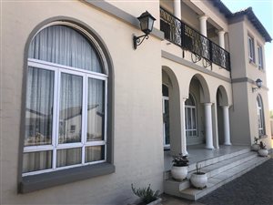 5 Bed House in Aqua Vista
