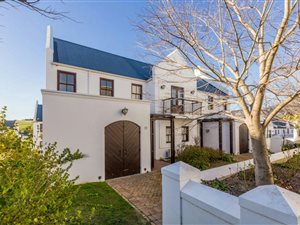 3 Bed Apartment in De Zalze