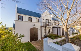 3 Bedroom Apartment in De Zalze