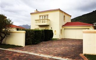 3 Bedroom House in Hout Bay and surrounds
