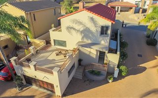3 Bedroom Townhouse in Xanadu
