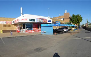 2295 m² Retail Space in Ferndale