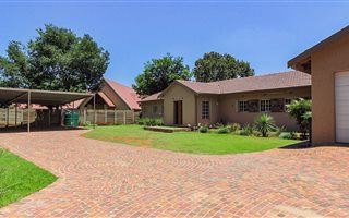 4 Bedroom House in Larrendale