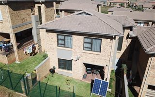 3 Bedroom Duplex in Helderkruin