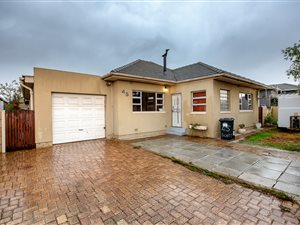 3 Bed House in Glenlily