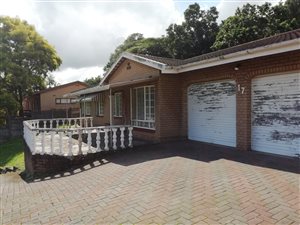 4 Bed House in Manor Gardens