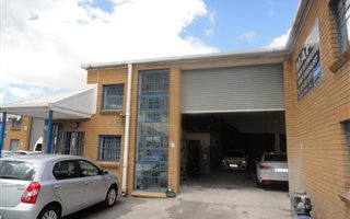 256 m² Commercial space in Airport Industria