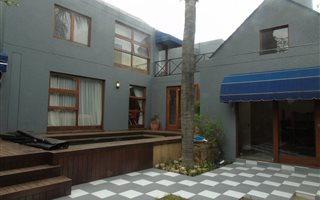 4 Bedroom House in Dainfern