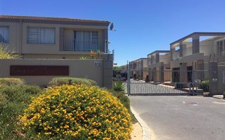3 Bedroom Apartment in Parklands