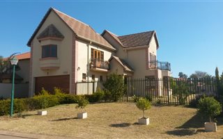 3 Bedroom House in Ninapark
