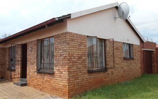 3 Bedroom House in Lenasia