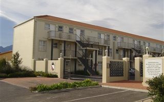 1 Bedroom Apartment in Strand Central