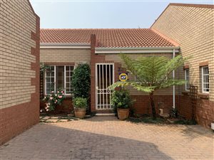 3 Bed Townhouse in Moreleta Park