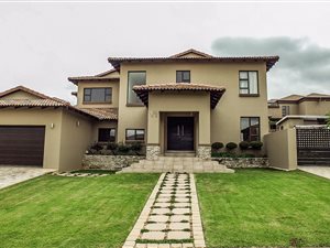 4 Bed House in Ebotse Estate