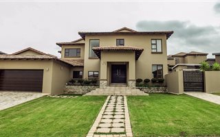 4 Bedroom House in Ebotse Estate