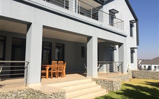 948 m² Commercial space in Irene