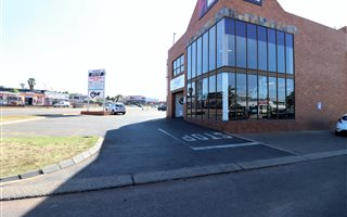 154 m² Commercial space in Zwartkop