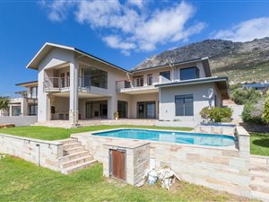 5 Bedroom House in Stonehurst Mountain Estate