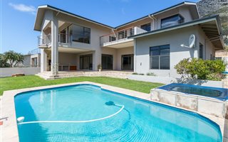 5 Bedroom House in Stonehurst Mountain Estate