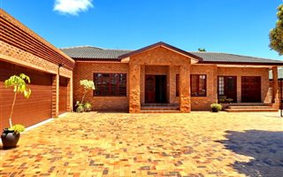 4 Bedroom House in Rouxville