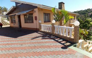 8 Bedroom House in Isipingo Hills