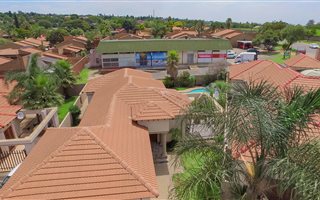 3 Bedroom Townhouse in Modelpark