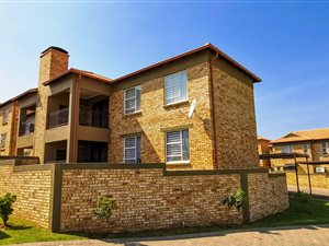 3 Bed Apartment in Wilgeheuwel