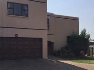 4 Bed House in Waterkloof Ridge