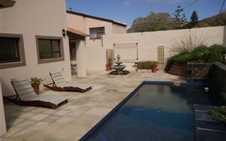 3 Bedroom House in Hout Bay and surrounds