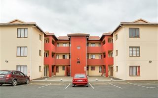 2 Bedroom Apartment in Brackenham