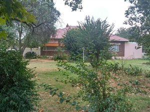 3 Bed House in Daggafontein