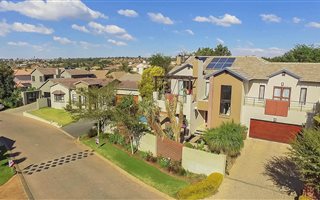 4 Bedroom House in Honeydew Ridge