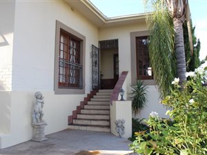 5 Bed House in Die Rand