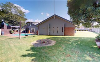 5 Bedroom House in Bendor